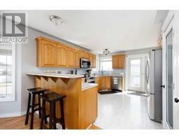 Kitchen - 312 Bussieres Drive, Fort Mcmurray, AB T9K1T3 Photo 6