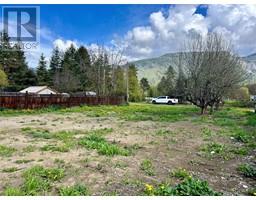420 3rd Avenue, Grindrod, BC V0E1Y0 Photo 6