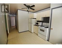Kitchen/Dining room - 422 8th Avenue W, Nipawin, SK S0E1E0 Photo 5