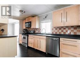 Kitchen - 160 Greely Road, Fort Mcmurray, AB T9H3Y6 Photo 7