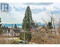 2644 Chesterfield Avenue, North Vancouver, BC V7N3M2 Photo 5