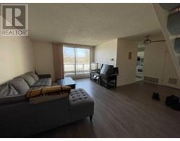 Living room - 1644 21 Macdonald Drive, Fort Mcmurray, AB T9H4H4 Photo 2