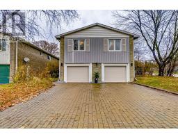 643 Irwin Cres, Newmarket, ON L3Y5A1 Photo 2