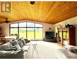 Living room - 65018 Highway 36, Rural Lac La Biche County, AB T0A2C0 Photo 5