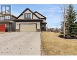 Living room - 143 Widgeon Place, Fort Mcmurray, AB T9K0R4 Photo 2