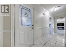 Great room - 33 Ebby Ave, Brampton, ON L6Z3T1 Photo 7