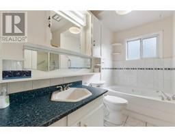 4pc Bathroom - 114 Glenview Crescent, Princeton, BC V0X1W0 Photo 7