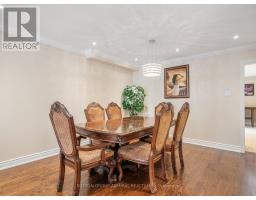 Family room - 77 Chiswell Cres, Toronto, ON M2N6G2 Photo 4