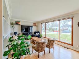 Living room - 554 Oakview Avenue, Winnipeg, MB R2K0S7 Photo 4