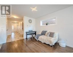 4pc Bathroom - 207 Couling Crescent, Guelph, ON N1E0L4 Photo 5