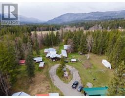 2pc Ensuite bath - 3512 Barriere Lakes Rd, Barriere, BC null Photo 2