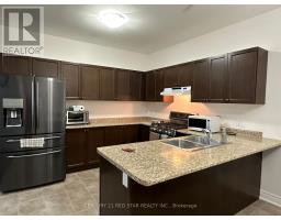 Kitchen - 1076 Meadowood St, Fort Erie, ON L2A0C1 Photo 3