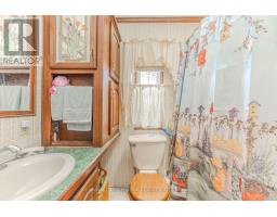 57 58 5216 County Road 90, Springwater, ON L0M1T0 Photo 6