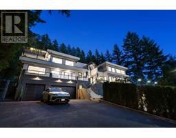 4556 Woodgreen Drive, West Vancouver, BC V7S2V2 Photo 2