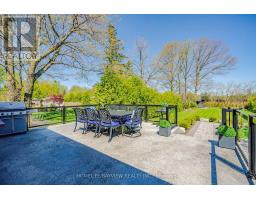 Eating area - 90 Garden Ave, Richmond Hill, ON L4C6M1 Photo 5