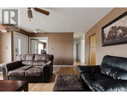 Primary Bedroom - 154 Hitch Place, Fort Mcmurray, AB T9H3V7 Photo 6
