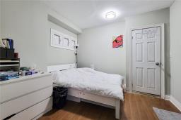 Bedroom - 63 Paisley Avenue S, Hamilton, ON L8S1V2 Photo 7