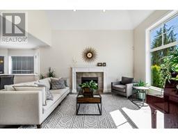 1680 Orkney Place, North Vancouver, BC V7H2Z1 Photo 4