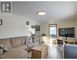 Living room - 3514 Mcdonald Drive, Yellowknife, null X1A2H1 Photo 7
