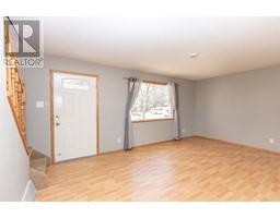 Dining room - A 1 35 Nash Street, Red Deer, AB T4P1X9 Photo 2