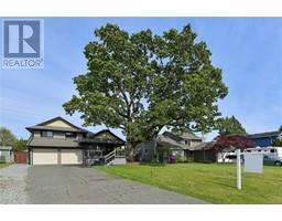 Patio - 4181 Beckwith Pl, Saanich, BC V8X4N9 Photo 2