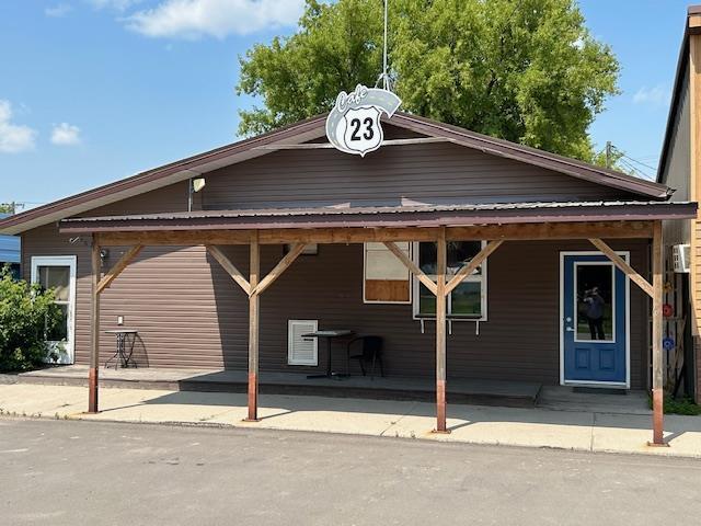 209 Elizabeth Avenue E