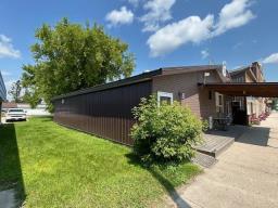 209 Elizabeth Avenue E, Image 2