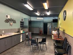 209 Elizabeth Avenue E, Image 3