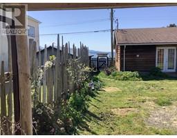 185 1st St, Sointula, BC V0N3E0 Photo 3