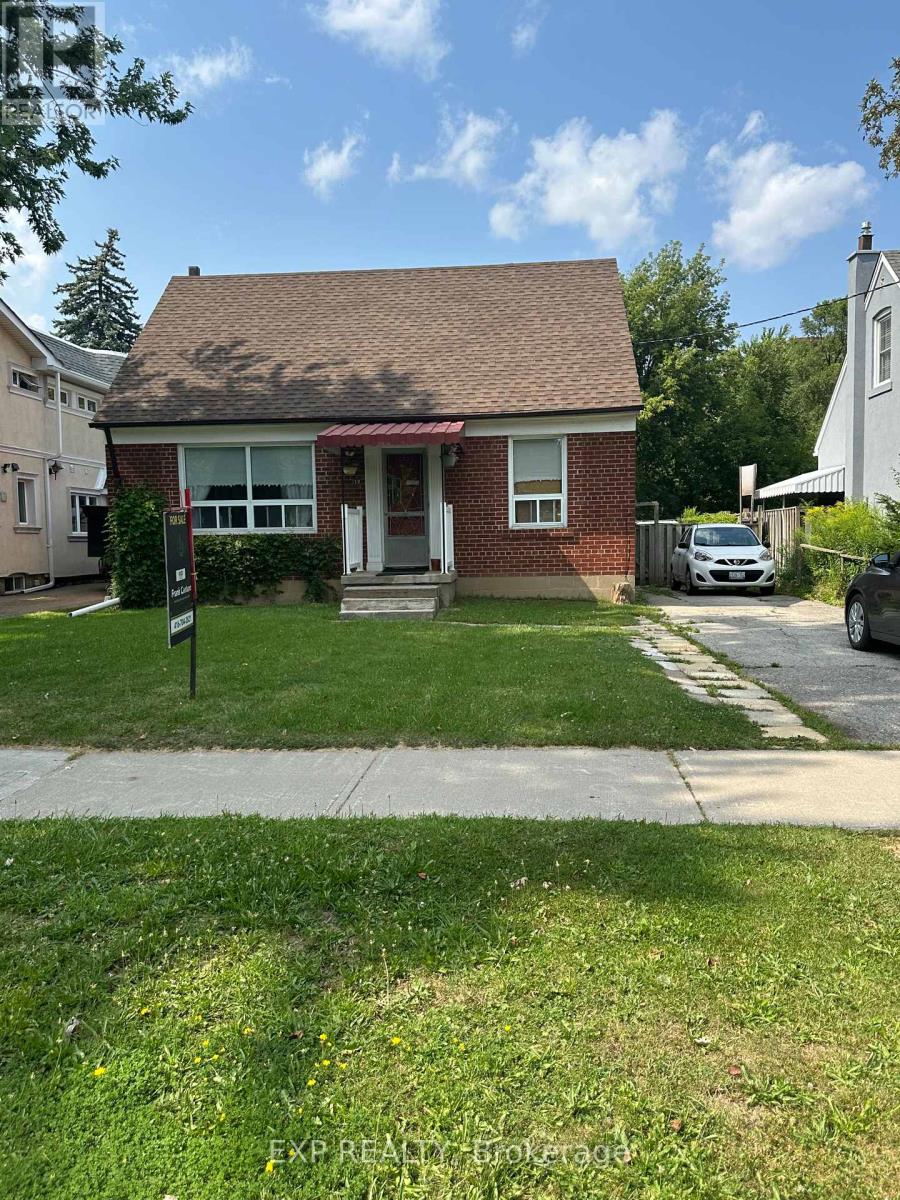 12 Pleasant Avenue
