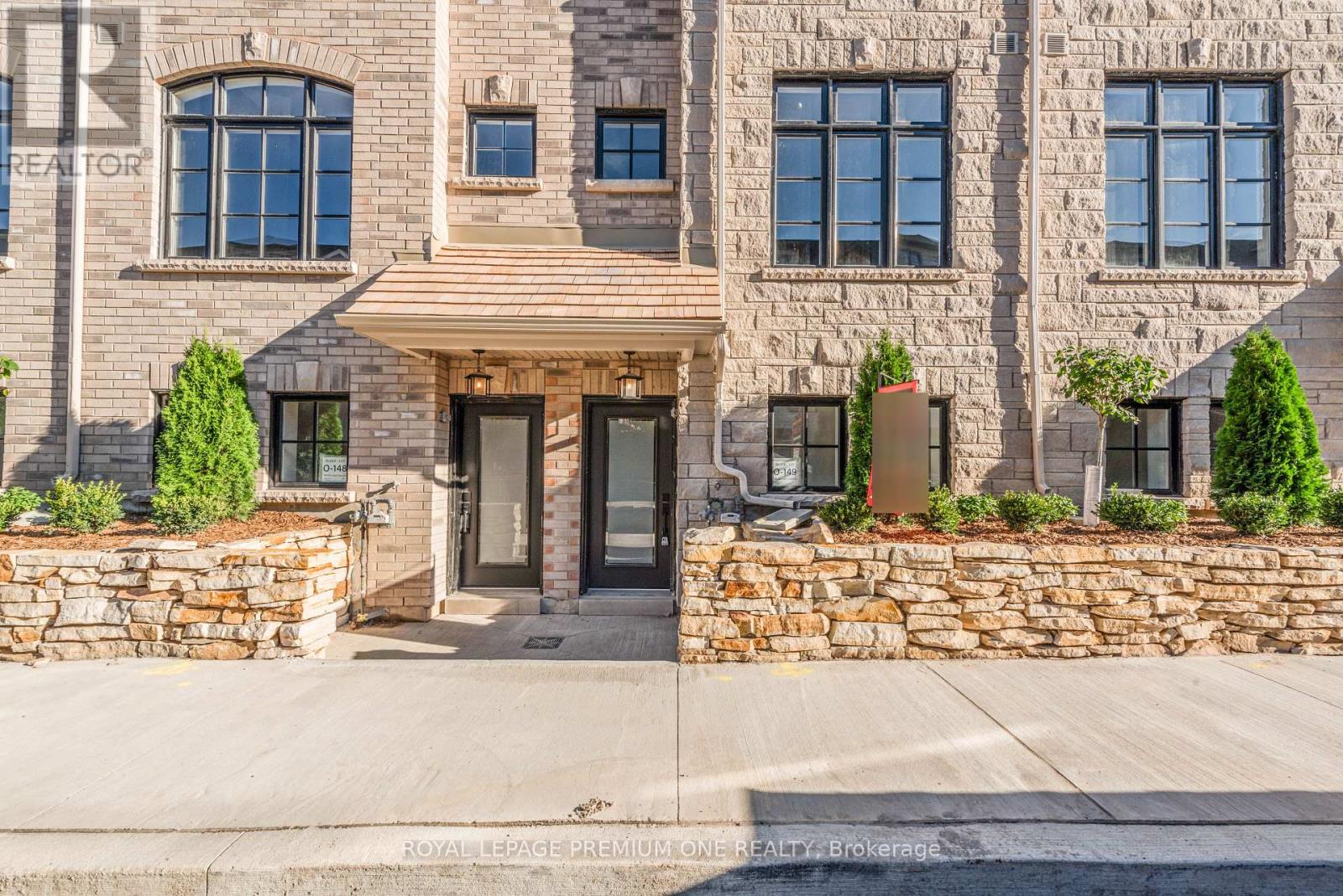 149 55 Lunar Crescent