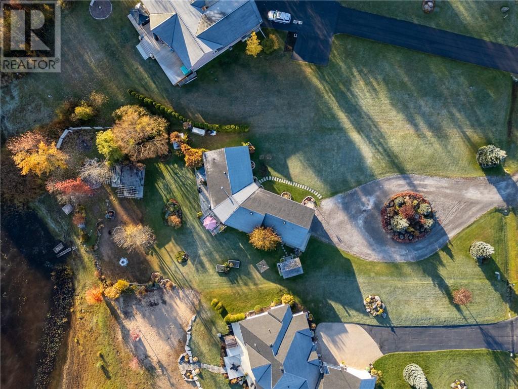 11 Fairway Drive, Pembroke House For Sale MLS 1417427 Ovlix