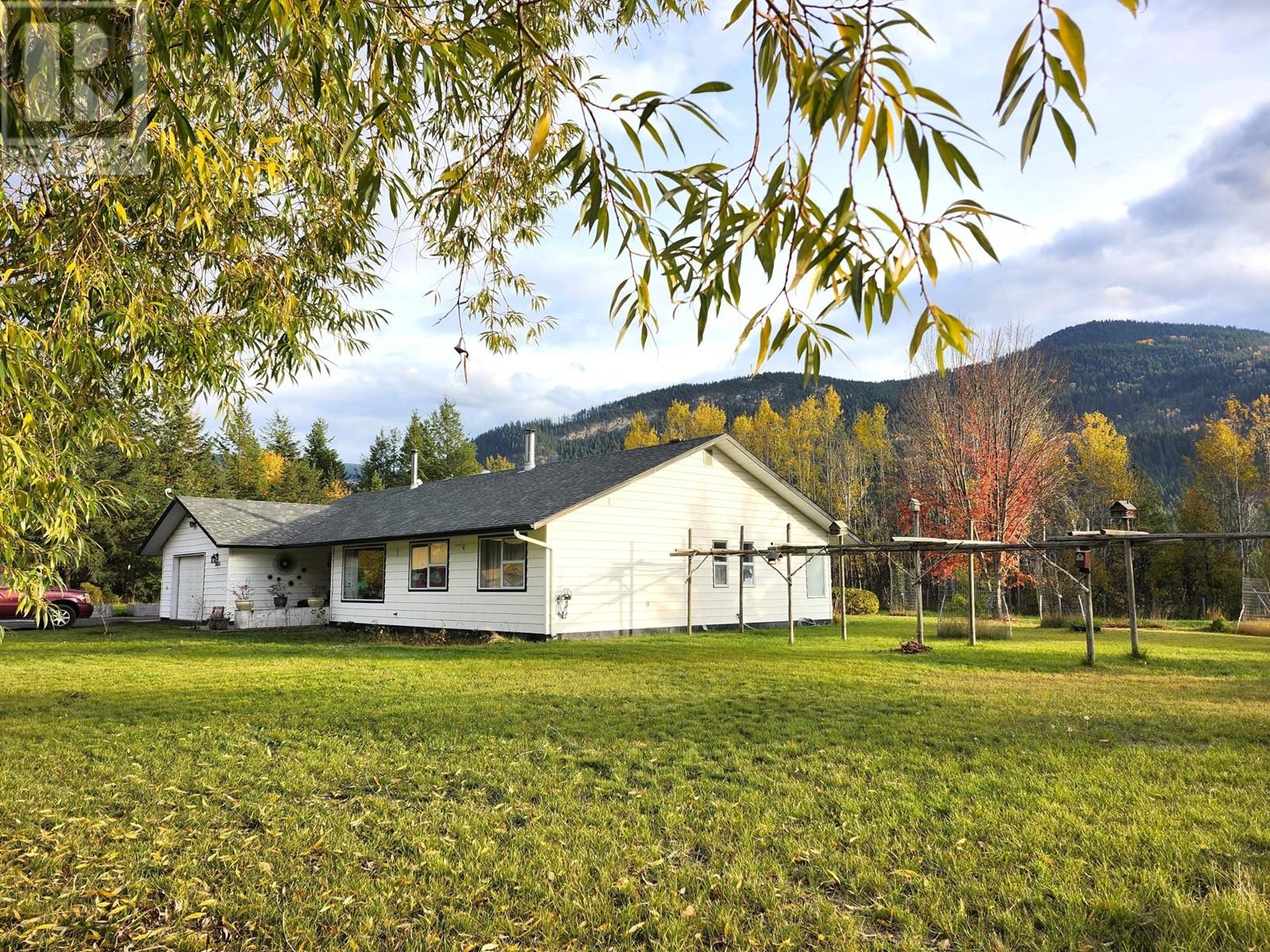 3056 Harmon Road, Clearwater House For Sale MLS 181506 Ovlix