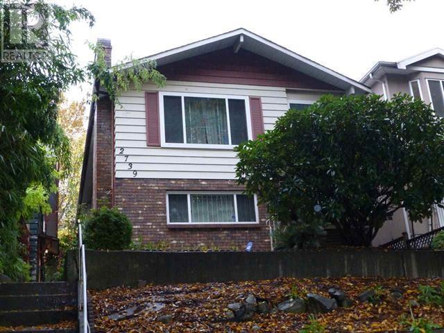 2739 E Broadway