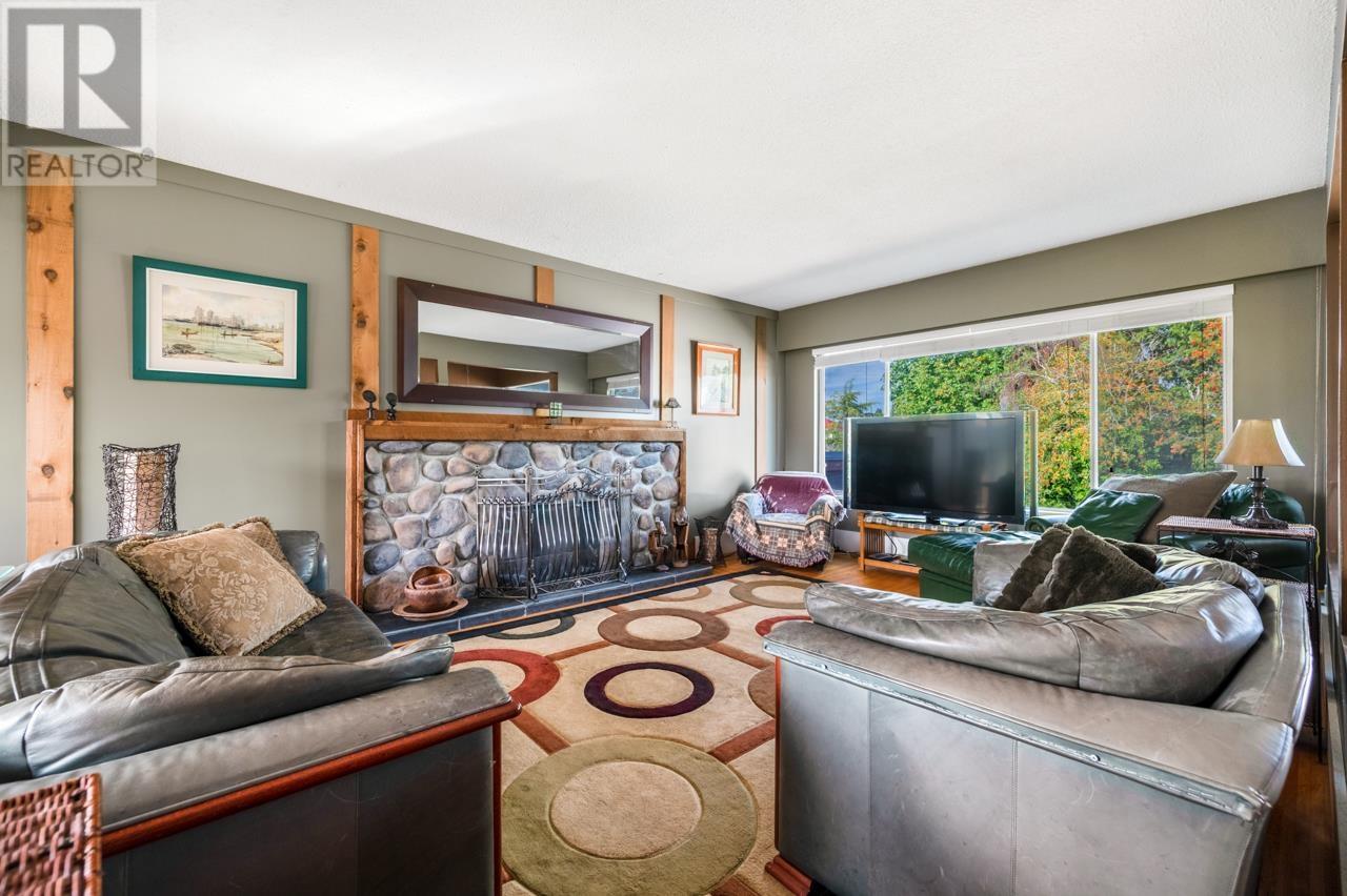 10540 Aintree Crescent