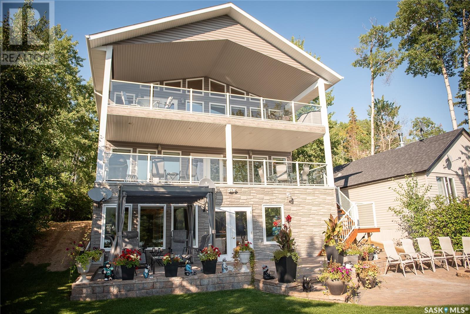 53 Lake Side Drive
