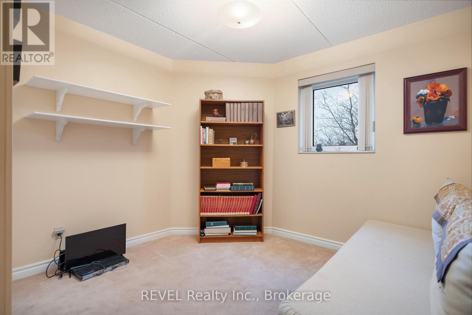 303 244 Lakeshore Road