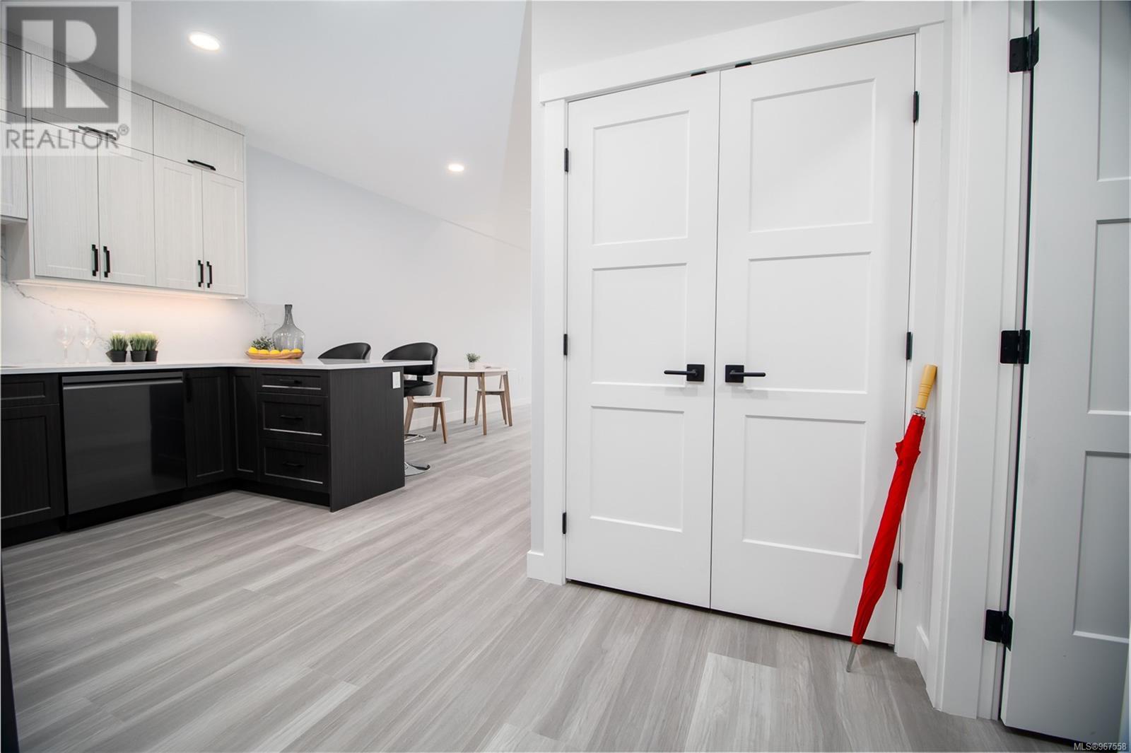 205 4474 Wellington Rd