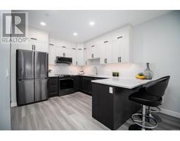 205 4474 Wellington Rd, Image 3