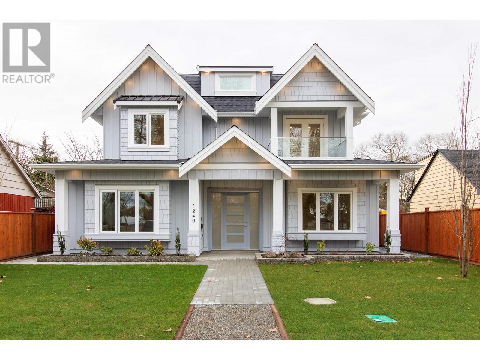 1240 Lancaster Crescent
