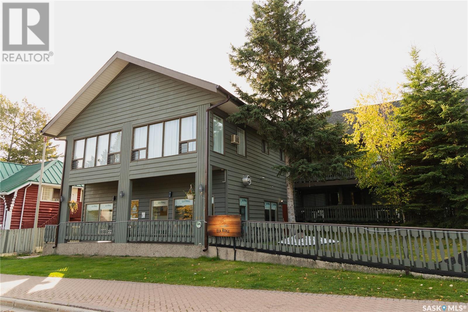 827 Lakeview Drive