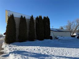 104 Richhill Avenue E, Image 3