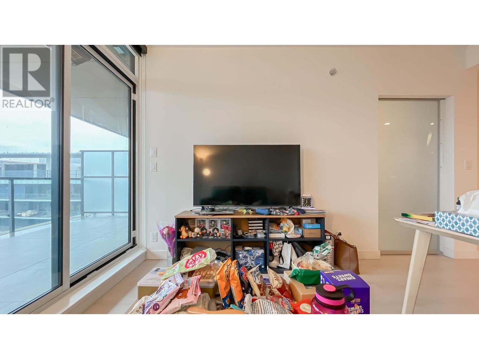 4605 4880 Lougheed Highway