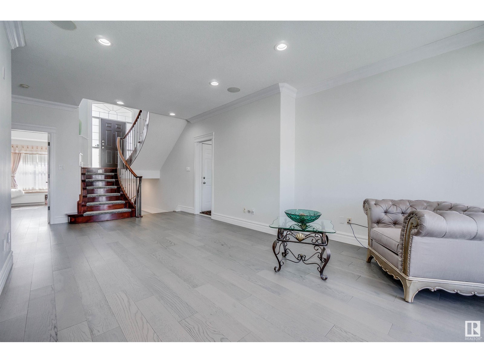251 Galland Cl Nw