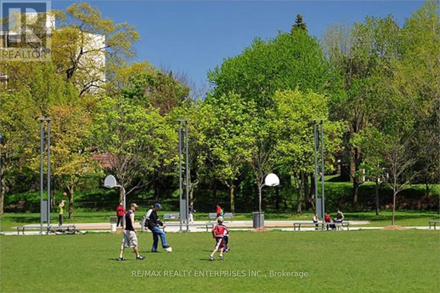 297 Lakeshore Road E