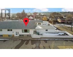 Kitchen - 3 1187 Ashley Drive, Swift Current, SK S9H1N4 Photo 2