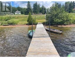 Living room - 2442 Highway 520, Magnetawan, ON P0A1C0 Photo 2