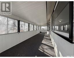 Kitchen - 106 1st Street, Gull Lake, SK S0N1A0 Photo 2