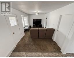 Bedroom - 106 1st Street, Gull Lake, SK S0N1A0 Photo 5