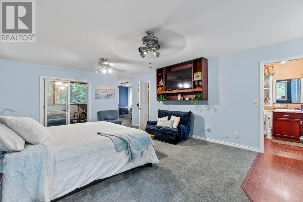 9048 Hummingbird Drive